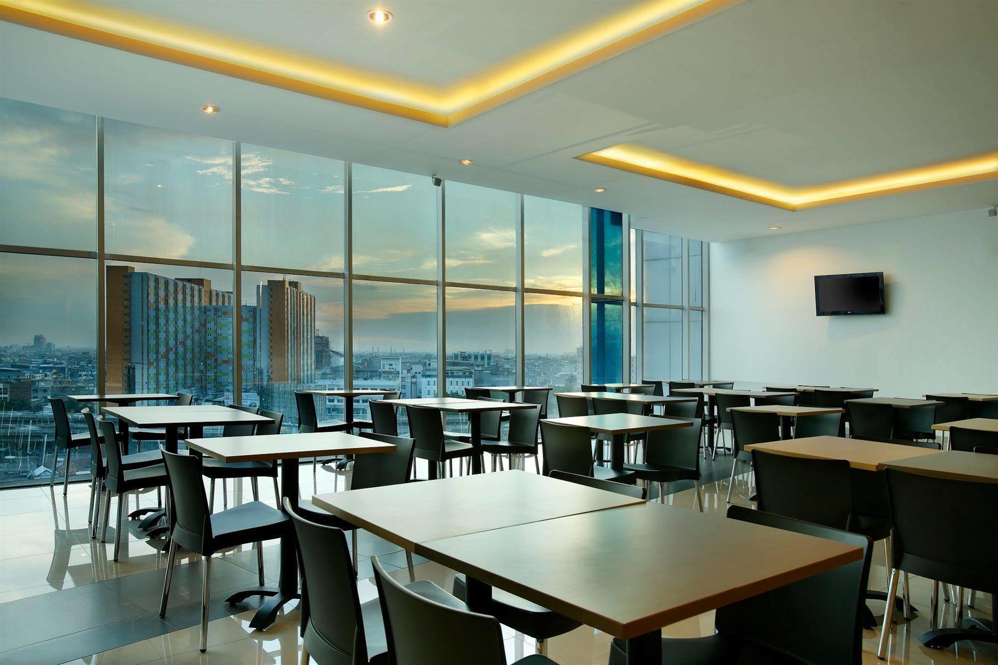 Amaris Seasons Hotel Jakarta